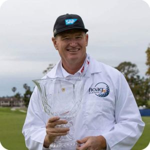 Ernie Els holding the Hoag trophy